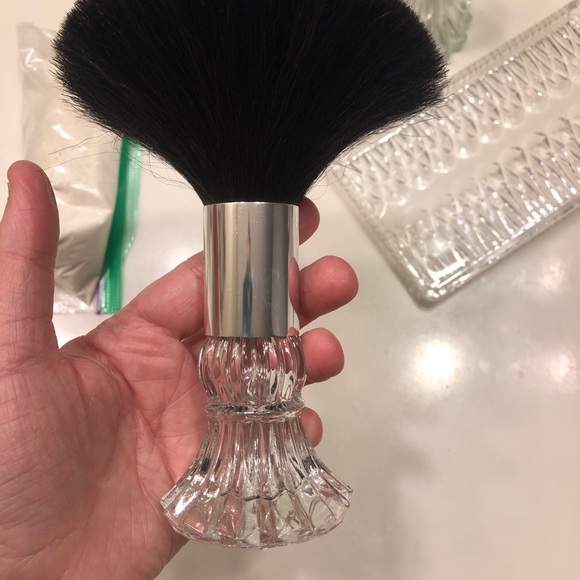 Lady Primrose vanity set with royal extract dusting powder - Picture 7 of 8